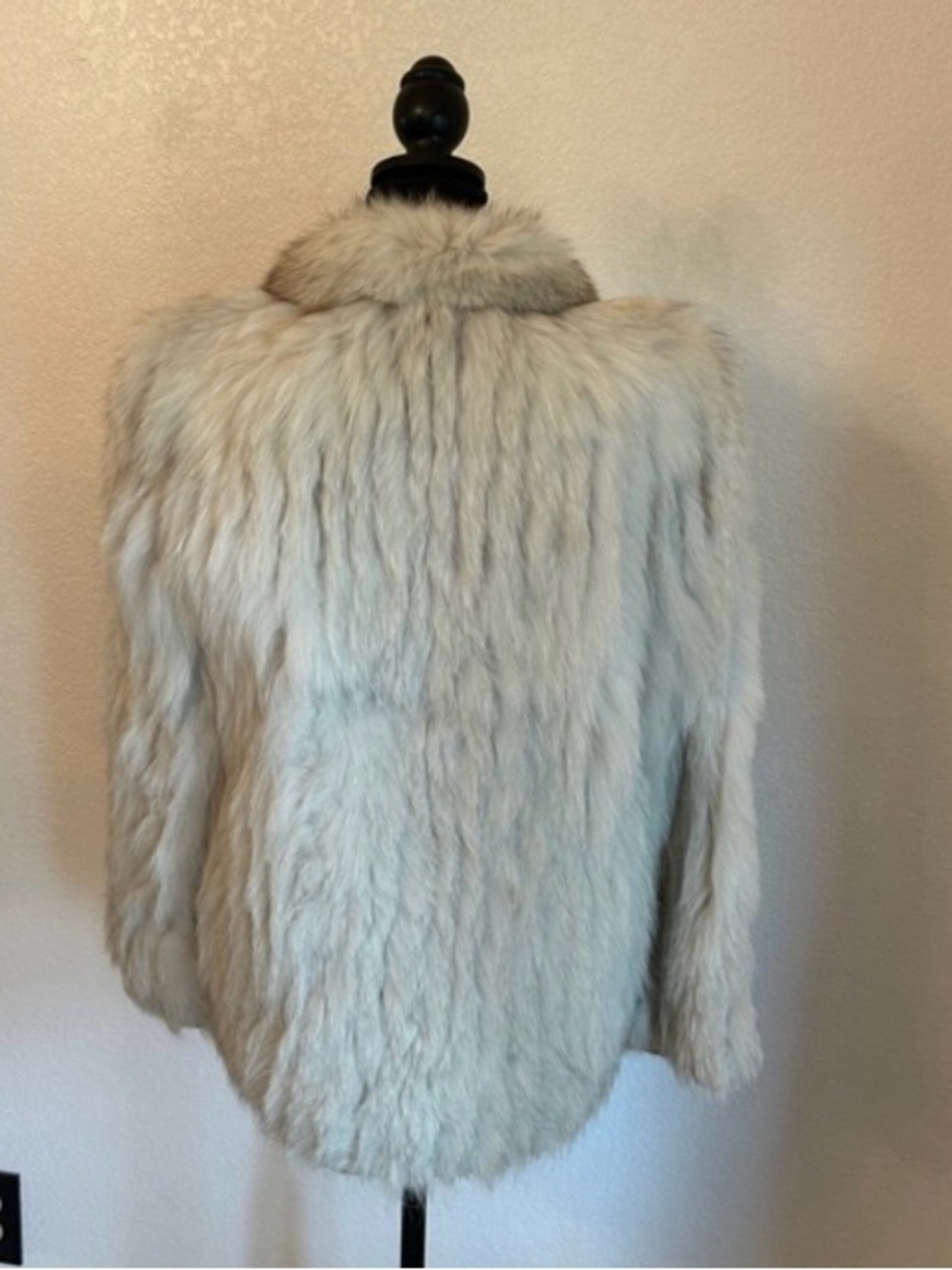 Luxury Saga Fox fur coat - Picture 9 of 9